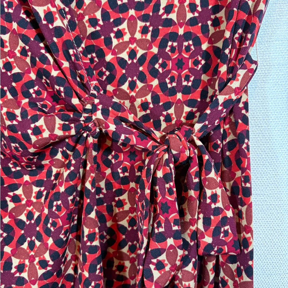 GNW Red and Black Geometric Long Sleeve Tied Wrap Dress - Picture 5 of 5